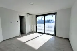 Medulin luksuzan dvoetažni stan 200m2 sa bazenom !, Medulin, Appartement