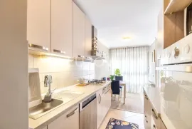 Zagreb, Sigečica, prekrasan trosoban stan NKP 75 m2, Zagreb, Daire