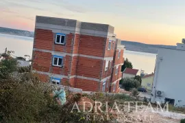 APARTMANI U NOVOGRADNJI UDALJENI 200 m OD MORA - SELINE, Starigrad, شقة