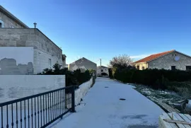 Kuća sa bazenom 50 m od plaže na Braču, Selca, Kuća