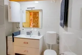 BILICE/VRULJE- PREDIVNA KAMENA KUĆA S BAZENOM, Šibenik - Okolica, Casa