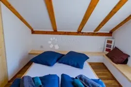 BILICE/VRULJE- PREDIVNA KAMENA KUĆA S BAZENOM, Šibenik - Okolica, Haus