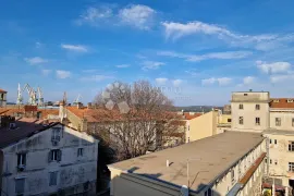 Top stan u centru Pule s pogledom na ACY marinu, Pula, Kвартира