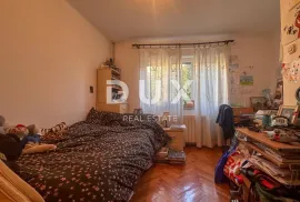 RIJEKA, KRIMEJA - kuća u nizu 4S+DB, parking, okućnica, Rijeka, Haus