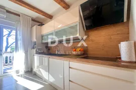 RIJEKA, KRIMEJA - kuća u nizu 4S+DB, parking, okućnica, Rijeka, Casa