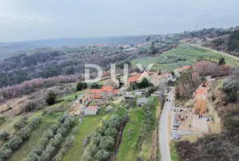 ISTRA, KRASICA - moderna samostojeća vila s bazenom s panoramskim pogledom i garažom, Buje, Ev