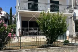 Samostojeća kuća, 100 metara od mora, Vodice, Дом