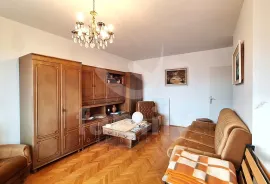 EKSKLUZIVNO TROSOBAN STAN SA DVIJE TERASE I GARAŽOM, Pula, Apartamento