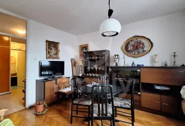 EKSKLUZIVNO TROSOBAN STAN SA DVIJE TERASE I GARAŽOM, Pula, Apartamento