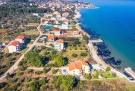 Građevinsko zemljište prodaja otok Pašman 1.373 m2, Pašman, Γη