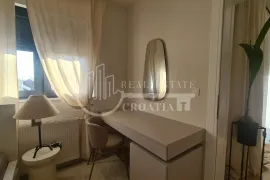 Najam, Sesvete, dizajnerski uređen stan+ garaža, Zagreb, Appartment