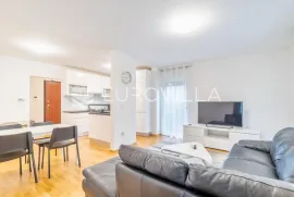 Zagreb, Trnje, trosoban stan NKP 60 m2 + GPM, Zagreb, Appartamento