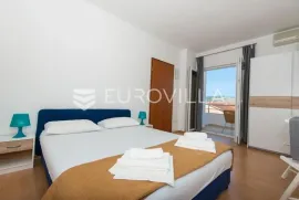 Trogir, Seget Vranjic, dvosoban apartman za dugoročan najam, Seget, Διαμέρισμα