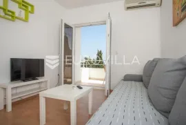 Trogir, Seget Vranjic, dvosoban apartman za dugoročan najam, Seget, Διαμέρισμα