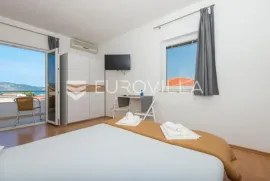 Trogir, Seget Vranjic, dvosoban apartman za dugoročan najam, Seget, Διαμέρισμα