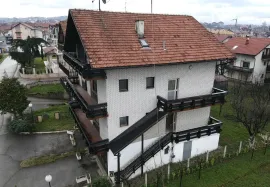 KUĆA - PETRIĆEVAC - 452 m2, Banja Luka, Haus