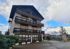 KUĆA - PETRIĆEVAC - 452 m2, Banja Luka, Haus