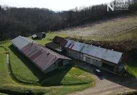 POSLOVNI OBJEKAT I FARMA PERADI - GLAMOČANI - 1.000 m2, Laktaši, Коммерческая недвижимость