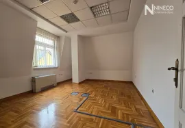 VILA - BANJA LUKA - 830 m2, Banja Luka, Gewerbeimmobilie