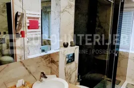 Stan Stenjevec, atraktivan dizajnerski Penthouse pov. 135 m2 + terasa, Zagreb, Flat