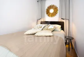 IZNIMNA DVA APARTMANA TIK DO MORA, Rovinj, Appartment