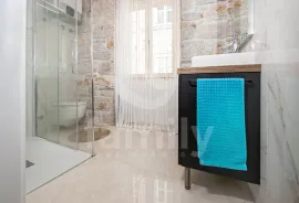 IZNIMNA DVA APARTMANA TIK DO MORA, Rovinj, Appartment