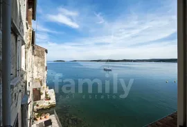 IZNIMNA DVA APARTMANA TIK DO MORA, Rovinj, Appartment