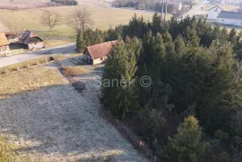 Građevinsko zemljište sa starom kućom u okolici Jastrebarskog, Jastrebarsko - Okolica, Zemljište