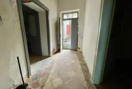 Grižane - Starina za adaptaciju, 250 m2, 3 objekta, Vinodolska Općina, House