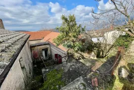 Grižane - Starina za adaptaciju, 250 m2, 3 objekta, Vinodolska Općina, House