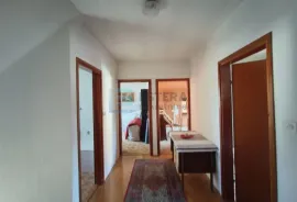 Kuća PRODAJA 294 m2, Banfica 900 €/m2, Varaždin, Famiglia