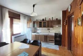 Kuća PRODAJA 294 m2, Banfica 900 €/m2, Varaždin, Famiglia