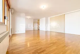 Zagreb, Trešnjevka, Selska ulica, prekrasan luksuzan peterosoban penthouse sa panoramskim pogledom, Zagreb, Apartamento