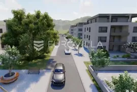 Kaštela luksuzna dvosoban stan 102,1 m2 s velikom terasom, vrtom i garažom, Kaštela, Appartamento