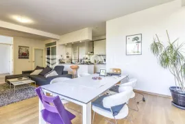 Srebrnjak, luksuzan četverosoban stan 141,04 m2 s vrtom, Zagreb, Wohnung