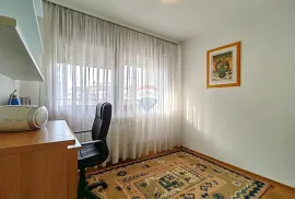 Zagreb, Maksimir - četverosobni stan s garažom, Zagreb, Apartamento