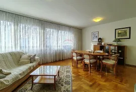 Zagreb, Maksimir - četverosobni stan s garažom, Zagreb, Apartamento