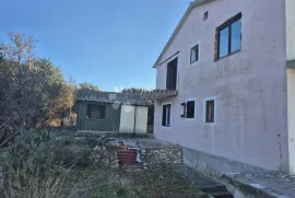 Kuća sa šest etažiranih apartmana, Novalja, Famiglia