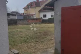 Kuća sa građevinskom dozvolom za preuređenje, Varaždin, Дом