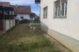 Kuća sa građevinskom dozvolom za preuređenje, Varaždin, Дом