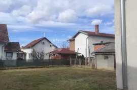 Kuća sa građevinskom dozvolom za preuređenje, Varaždin, Дом