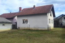 Kuća sa građevinskom dozvolom za preuređenje, Varaždin, Дом