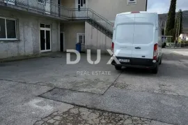 ČAVLE - Kuća sa 6 apartmana i 2 poslovna prostora, Čavle, Maison