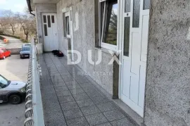 ČAVLE - Kuća sa 6 apartmana i 2 poslovna prostora, Čavle, Maison