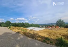 GRAĐEVINSKI KOMPLEKS - LAKTAŠI - 1.367 m2, Laktaši, Kuća