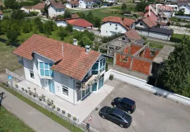 Titulo, Gradiška, Casa