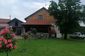 Kuca na prodaju Mladenovac-Medjuluzje, Mladenovac, Casa