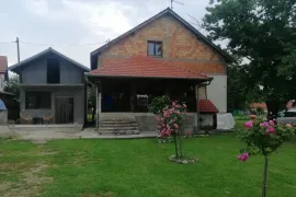 Kuca na prodaju Mladenovac-Medjuluzje, Mladenovac, Casa