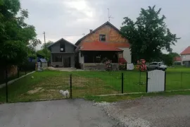 Kuca na prodaju Mladenovac-Medjuluzje, Mladenovac, Famiglia