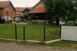 Kuca na prodaju Mladenovac-Medjuluzje, Mladenovac, Famiglia